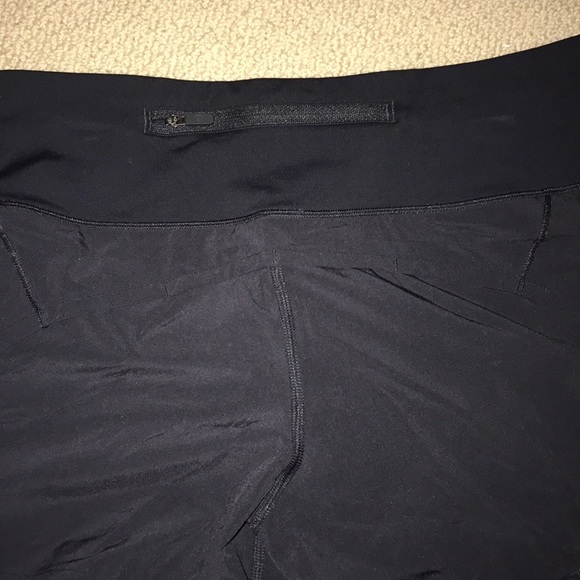 BRAND NEW LULULEMON SHORTS - Picture 5 of 7